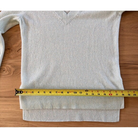 Sax Fifth Avenue 100% Cashmere Mint Green V Neck Sweater XS Old Money Soft Cozy - Picture 10 of 12